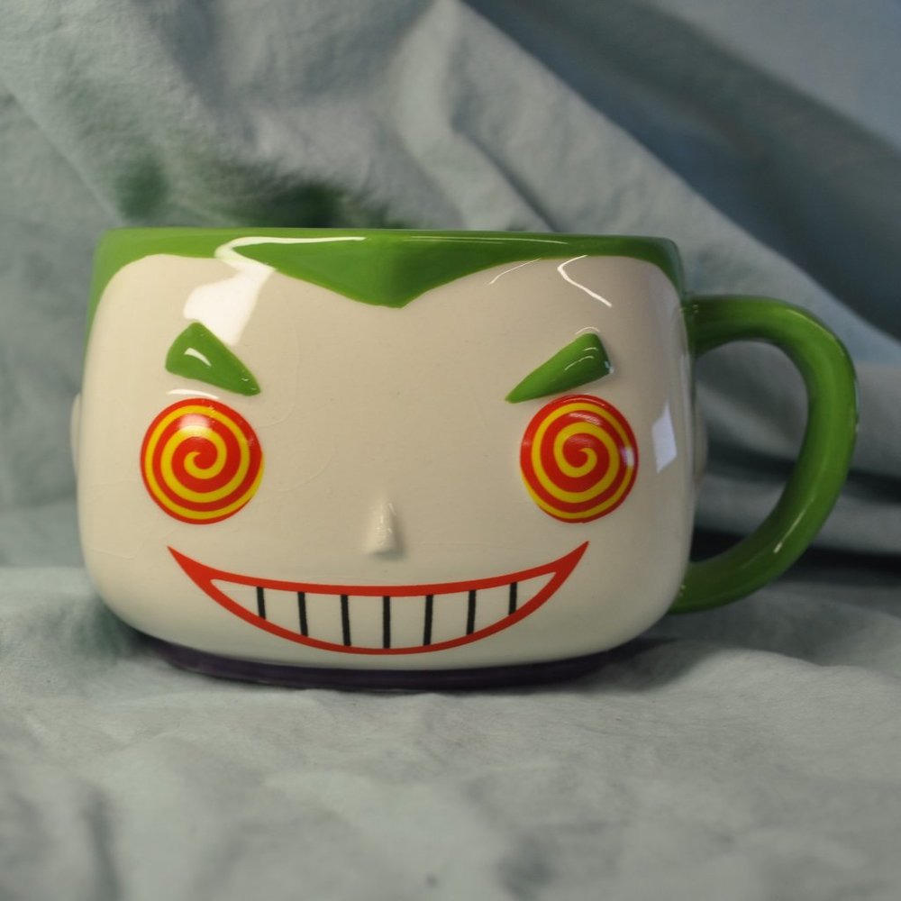 *BOGO mugs* 18 oz mug Funko DC comics Joker crazy eyes batman (w804)